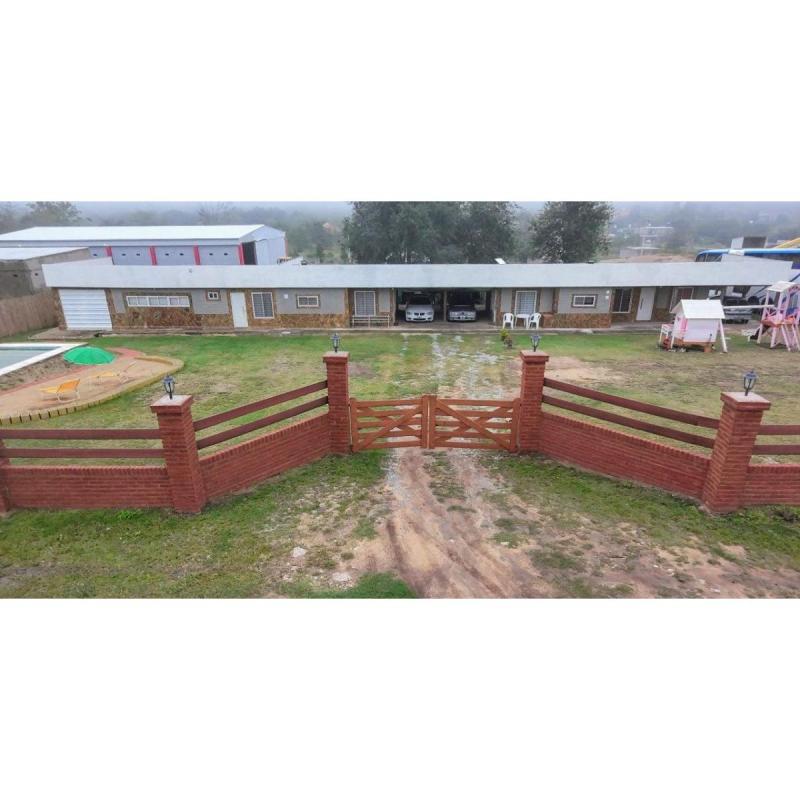 Vendo 3 Casas, 1 Oficina y Quincho c/ Pileta