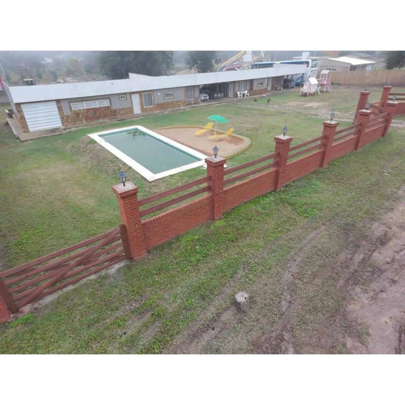 Vendo 3 Casas, 1 Oficina y Quincho c/ Pileta - 2