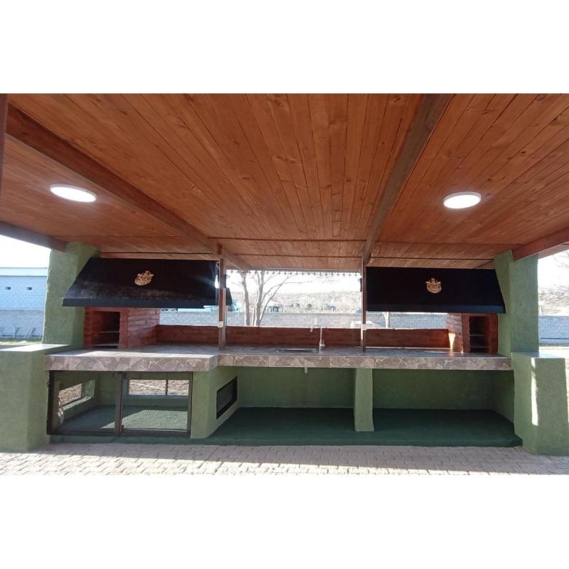 Vendo 3 Casas, 1 Oficina y Quincho c/ Pileta - 3