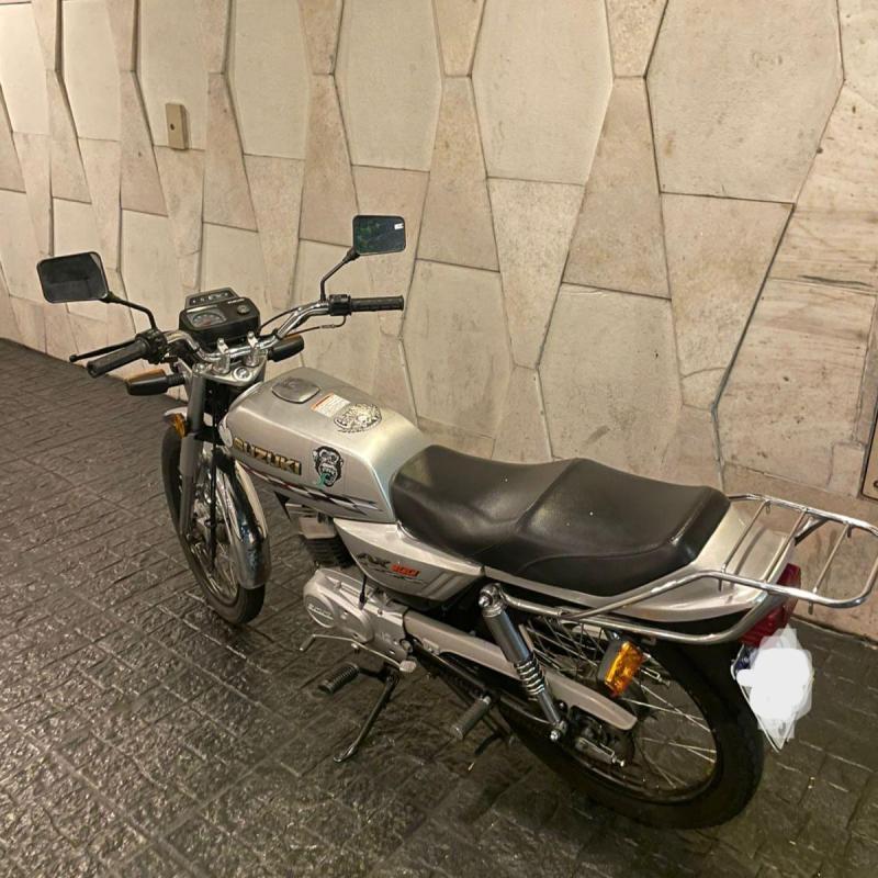 Moto Suzuki Ax 100 - Año 2024 - Titular Al Día - Motocicleta