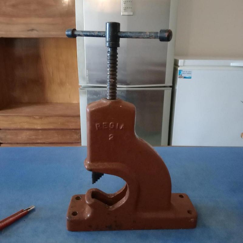 Morsa para caÑos pesada regia-m2.