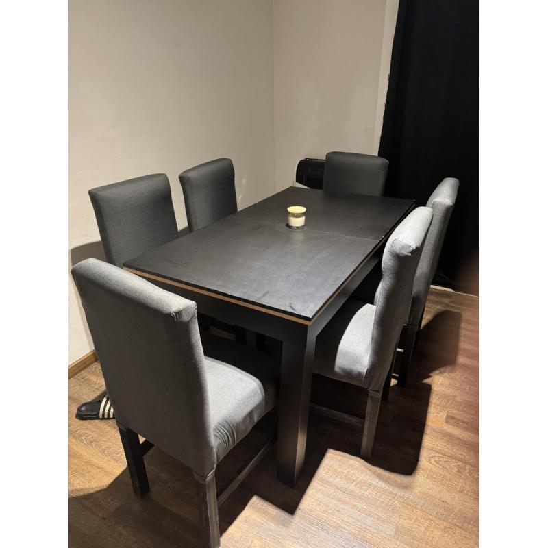 Juego de mesa y 6 sillas