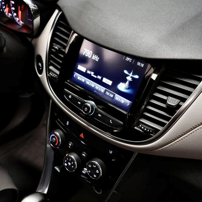 Excelente oportunidad. Chevrolet Tracker AWD automática, versión LTZ – - 9