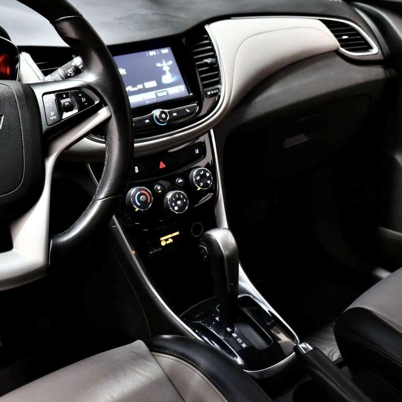 Excelente oportunidad. Chevrolet Tracker AWD automática, versión LTZ – - 11