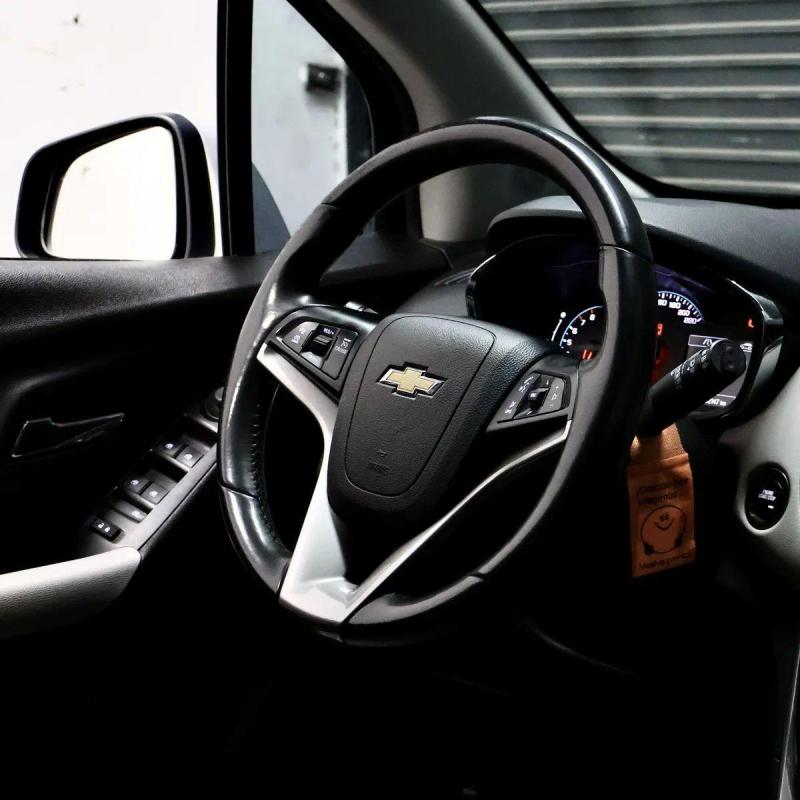 Excelente oportunidad. Chevrolet Tracker AWD automática, versión LTZ – - 12