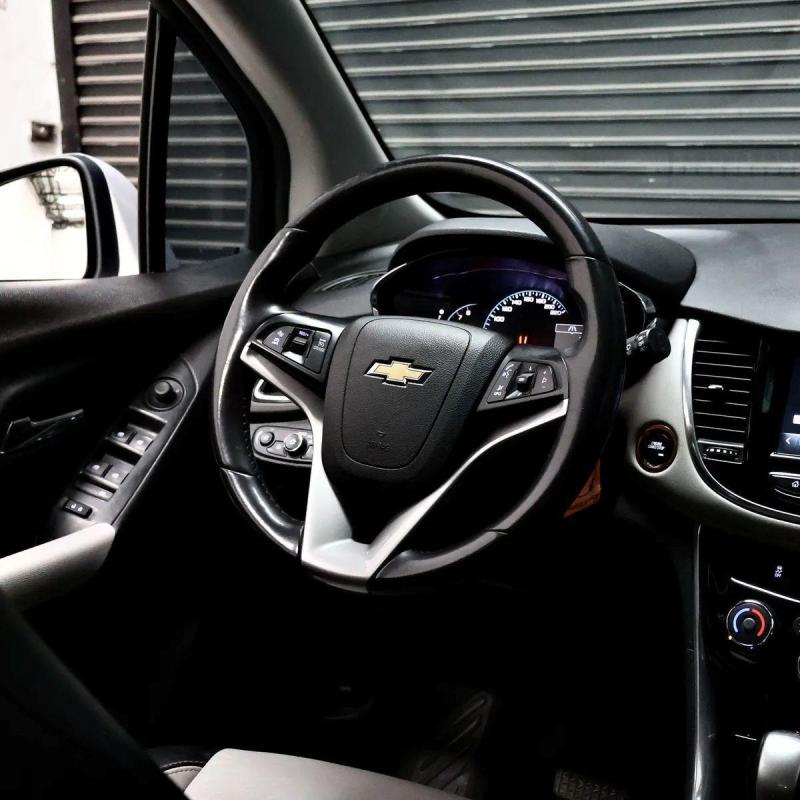 Excelente oportunidad. Chevrolet Tracker AWD automática, versión LTZ – - 13