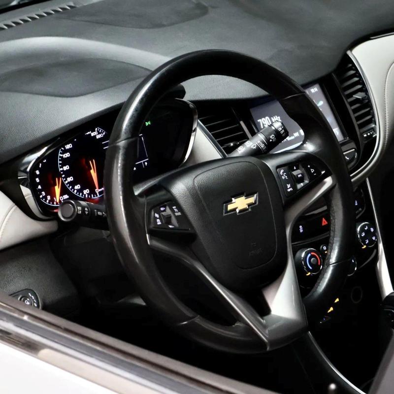 Excelente oportunidad. Chevrolet Tracker AWD automática, versión LTZ – - 15