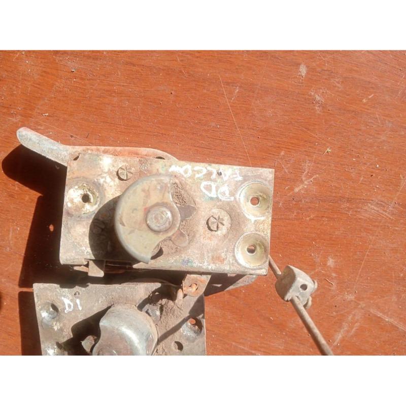 Cerradura de puerta delantera de Ford Falcon