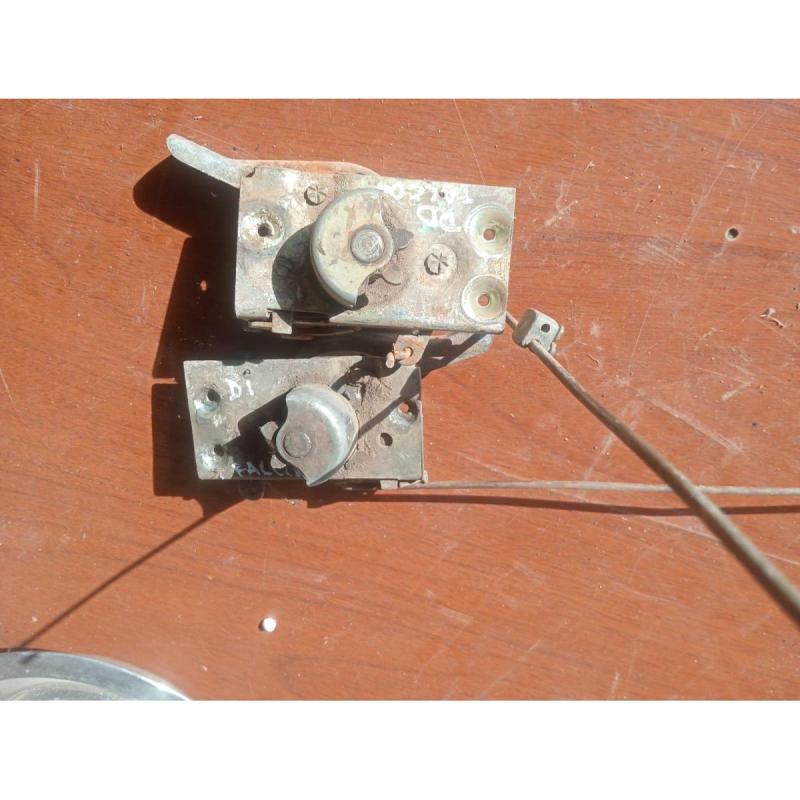Cerradura de puerta delantera de Ford Falcon - 2