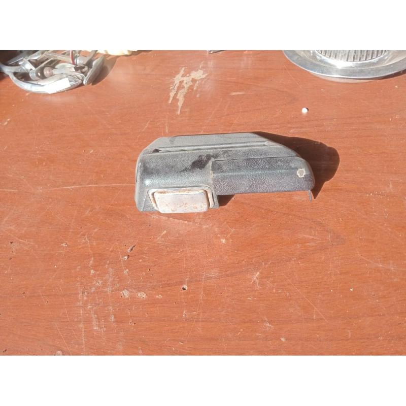 Apoya brazos trasero Chevy - 2