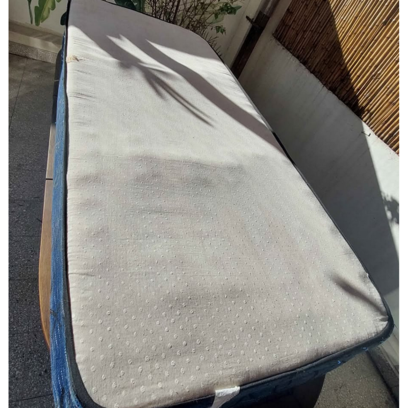 Colchón 1 plaza con resortes en muy buen estado!