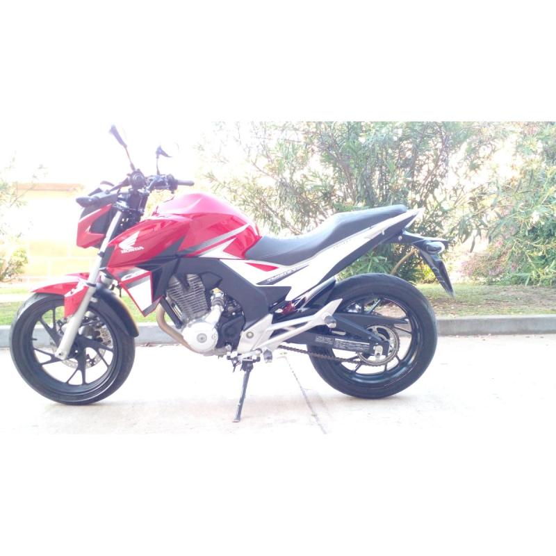 Vendo honda twister 250c.c.