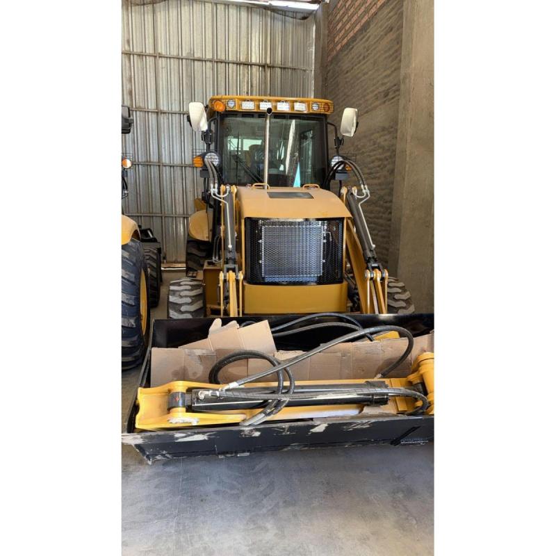 Alquilo Retroexcavadora CAT 420F por dia con maquinista