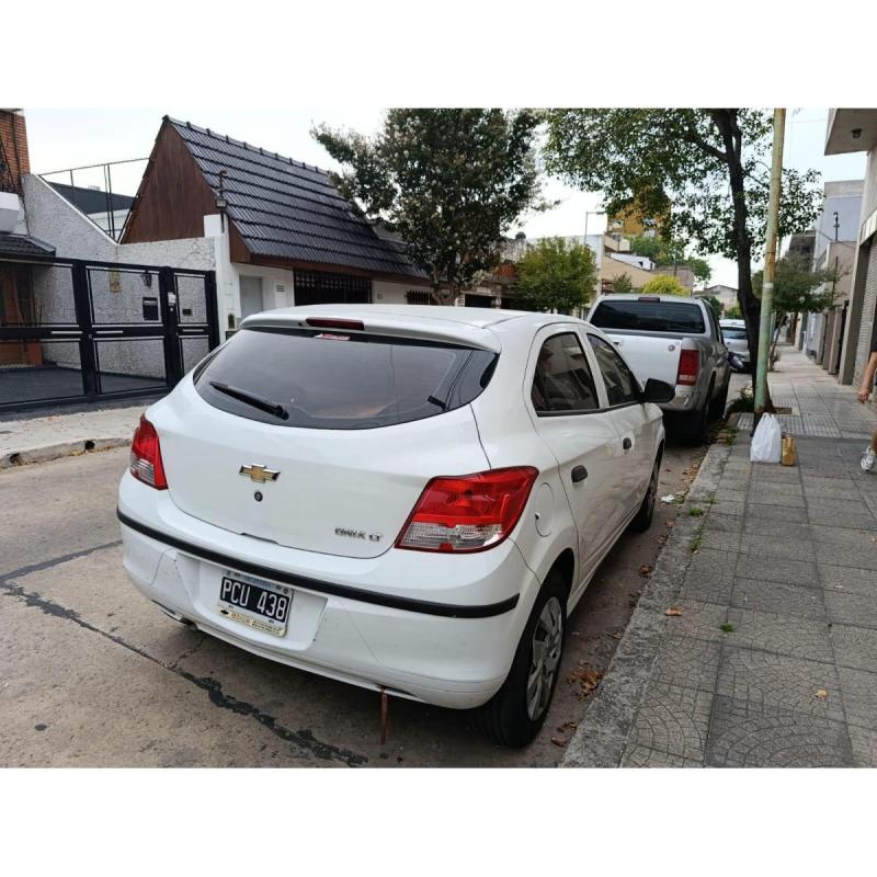 Chevrolet Onix LT 2015 - 3