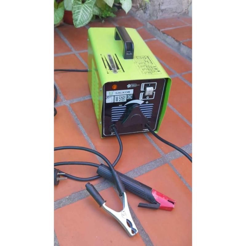 Soldadora electrica de arco MARCA SALKOR W5161. Oportunidad