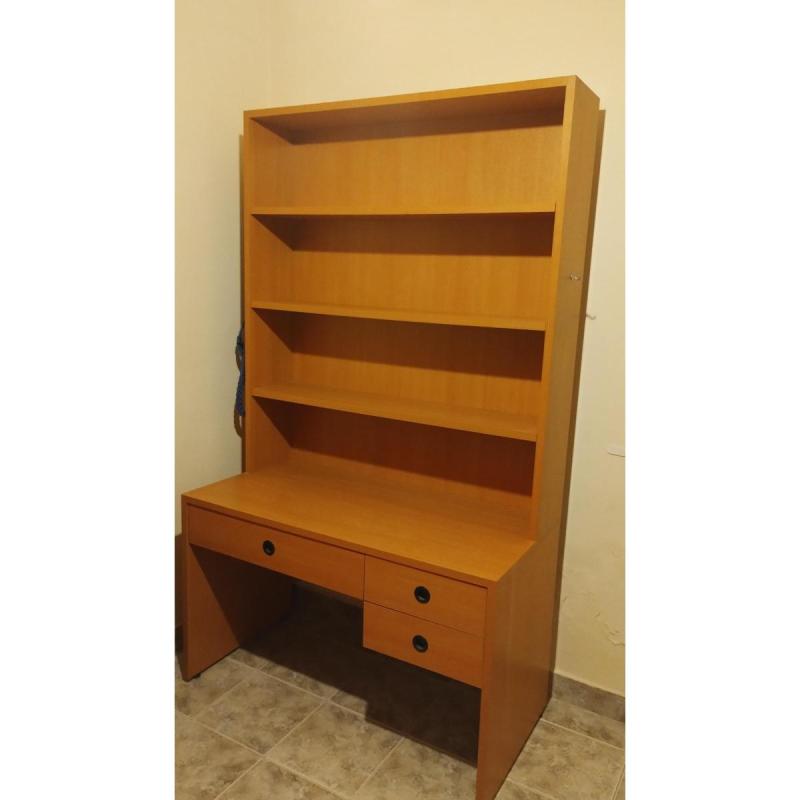Vendo escritorio con biblioteca en alzada