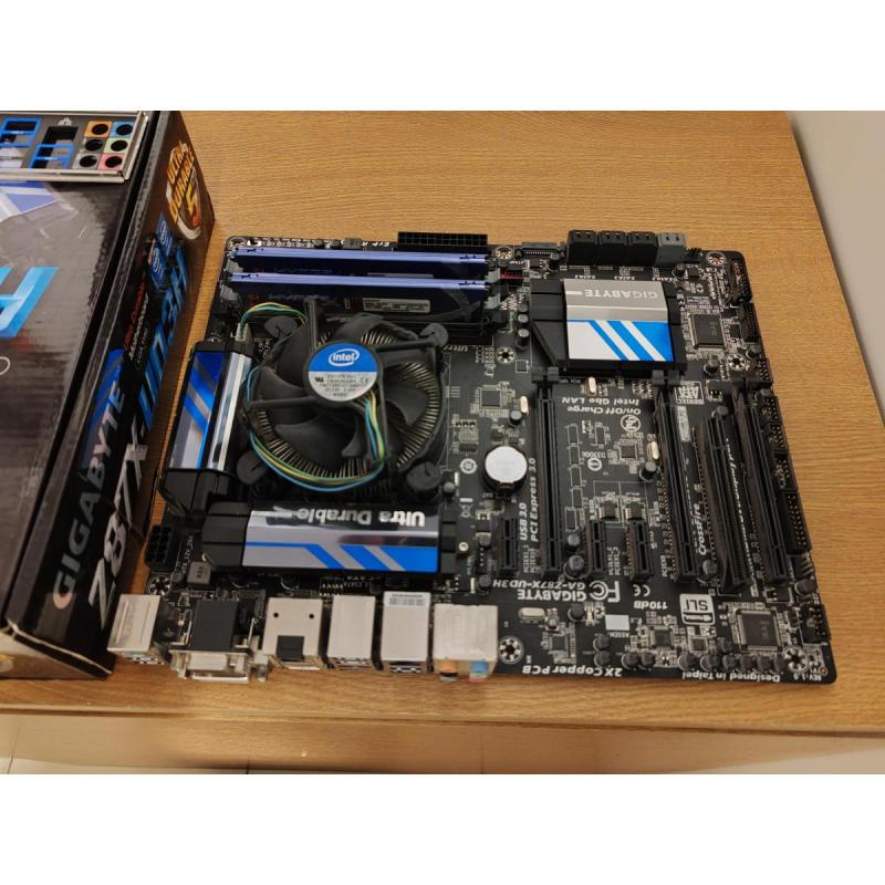 Mother Gigabyte Z87X-UD3H con 8GB RAM e Intel i5-4670K