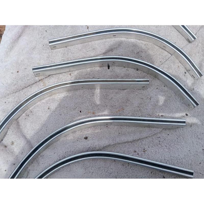 Moldura de guardabarro de Chevrolet 400 - 3