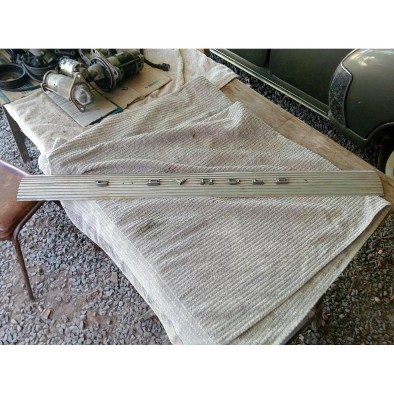 Bagueta trasera de Chevrolet 400