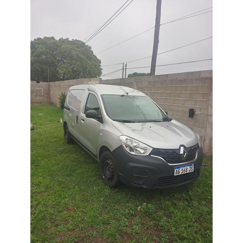 Dueño vende Renault Kangoo Furgon