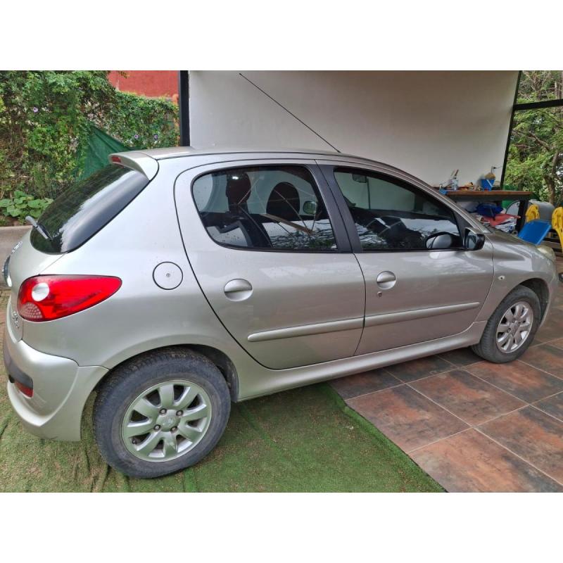 Peugeot 207 Compact XS 2010 - Impecable estado - 2