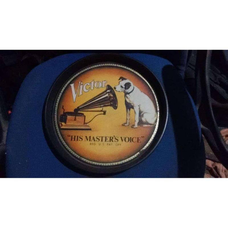 Bandeja de Victor “His Master Voice”.