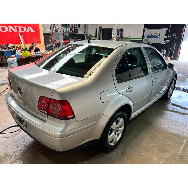 VW Bora TDI 1.9 - 2009 - muy buen estado! - posible permuta - 4