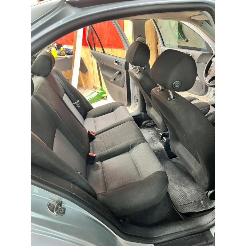 VW Bora TDI 1.9 - 2009 - muy buen estado! - posible permuta - 7