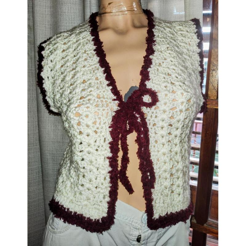 Chalecos, tejidos a mano, modelos y materiales exclusivos