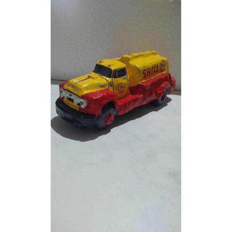 Camión Ford 900 año 1954 de papel mache