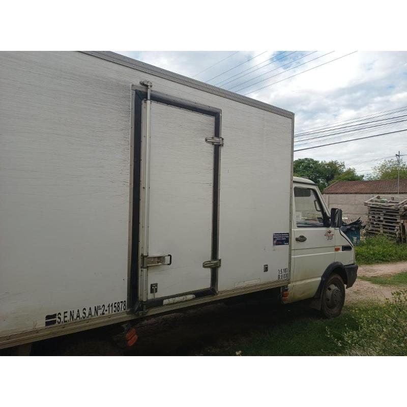 Remato camion iveco daily chasis con cabina. caja termica. - 2