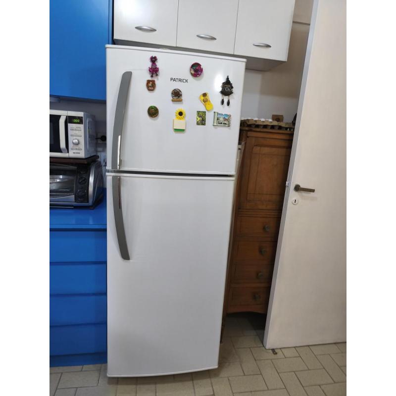 Heladera patrick blanca con freezer superior