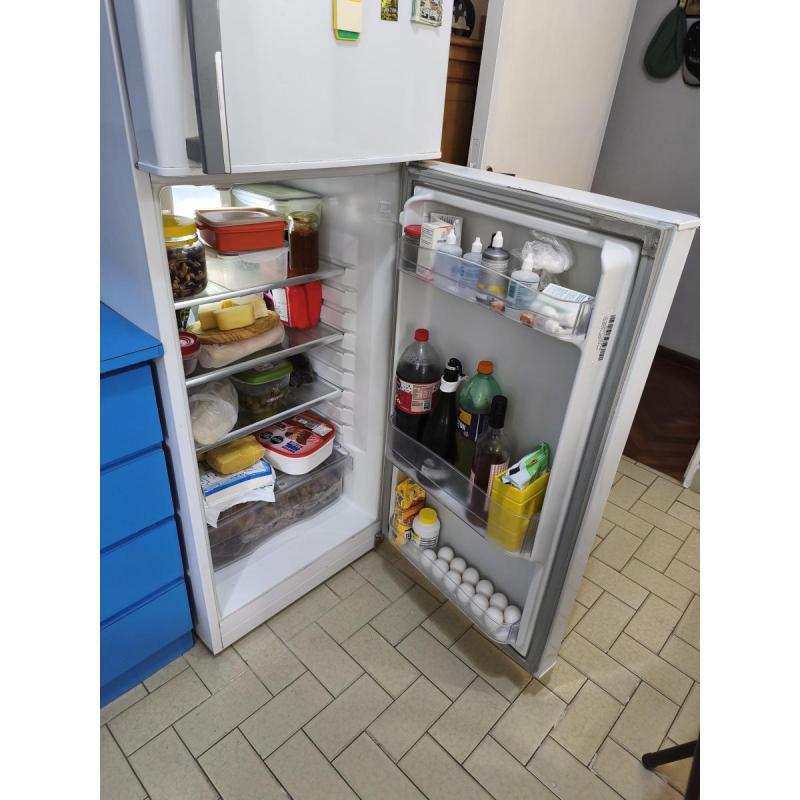 Heladera patrick blanca con freezer superior - 2