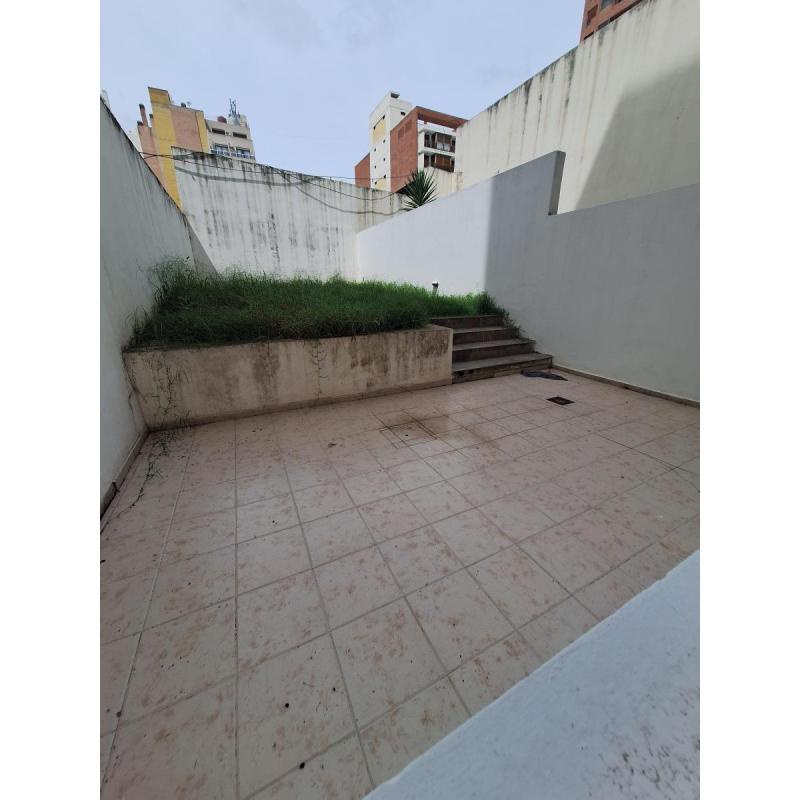 Depto con tremendoooo patio- salguero 350-cordoba - 10