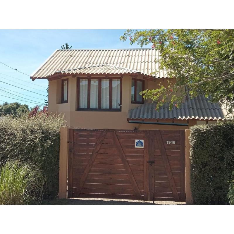 DueÑo alquila hermosa casa en bariloche, barrio residencial jardÍn botÁnico.