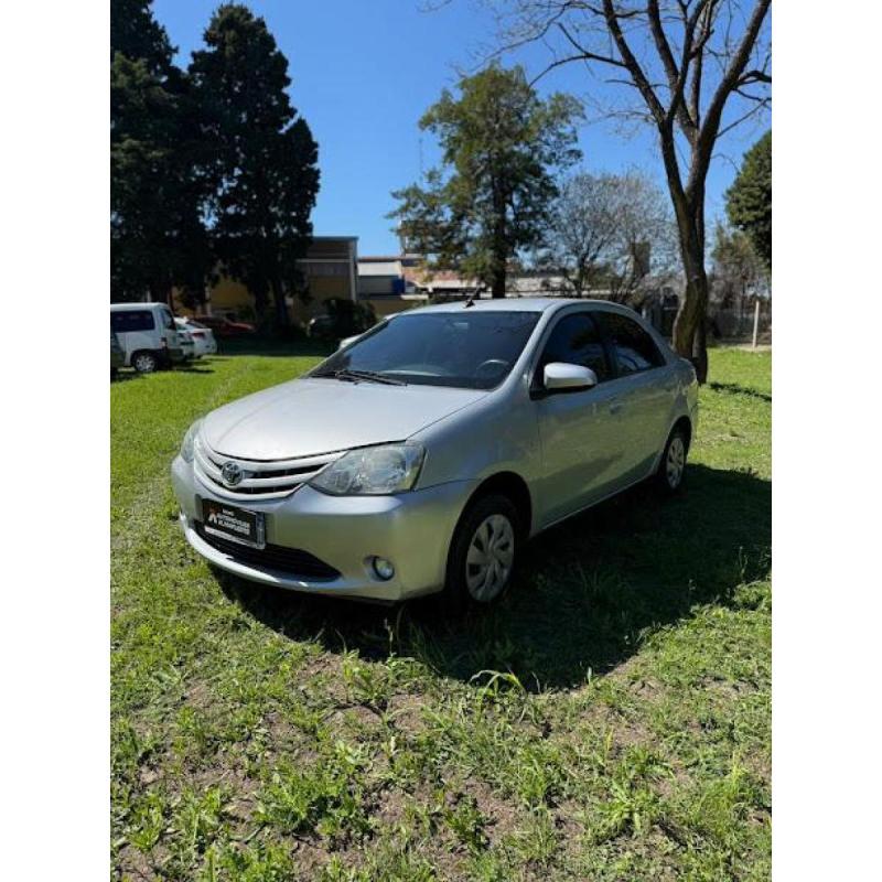 Toyota Etios XS MT6