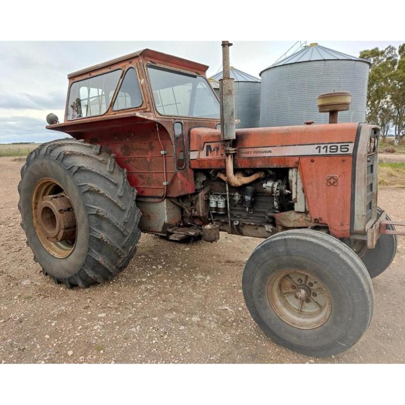 Tractor Massey Ferguson 1195 [COD. 24]