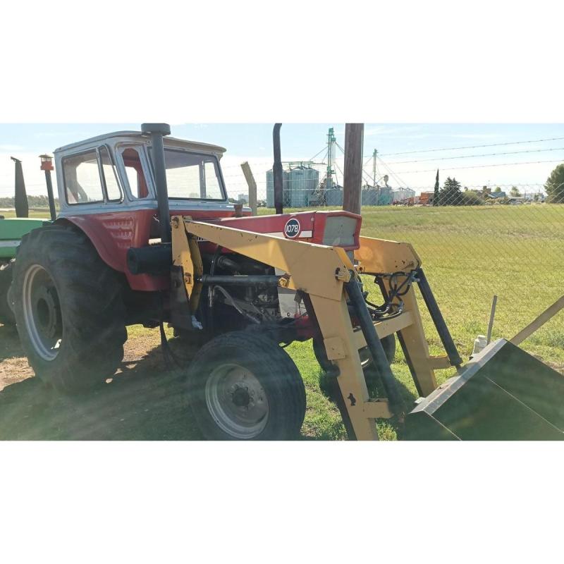 Tractor Massey Ferguson 1078 con Pala [COD. 26]