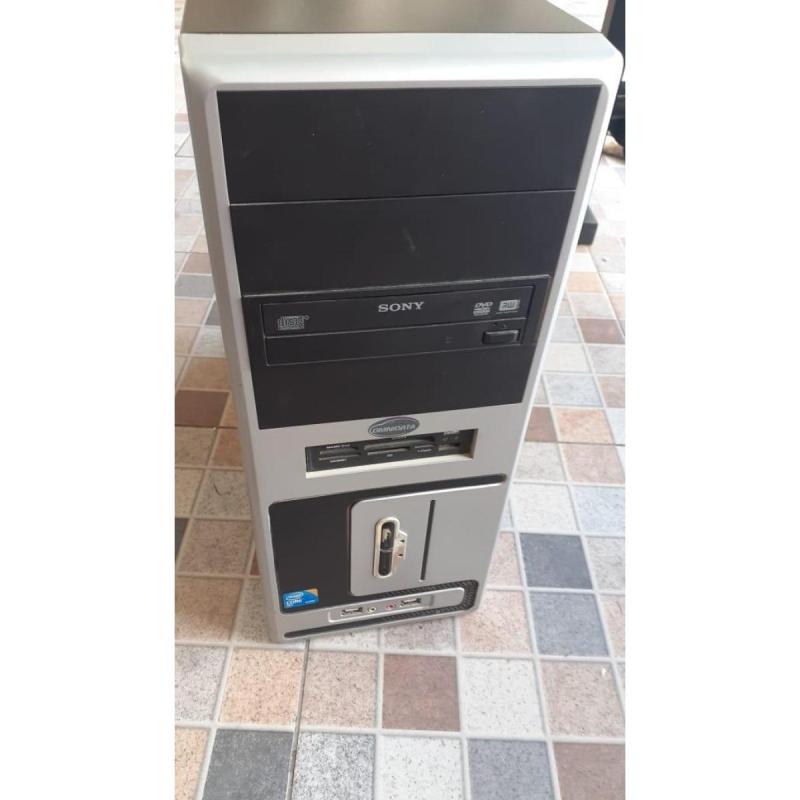 Gabinete con lectora de cd en perfecto estado