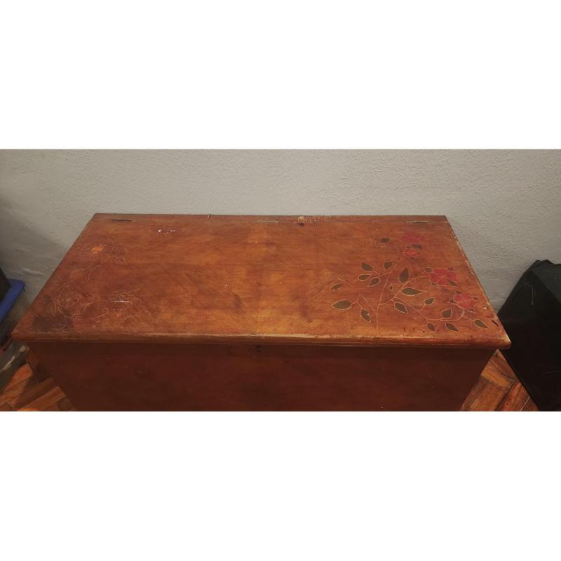 Baul de madera de pino