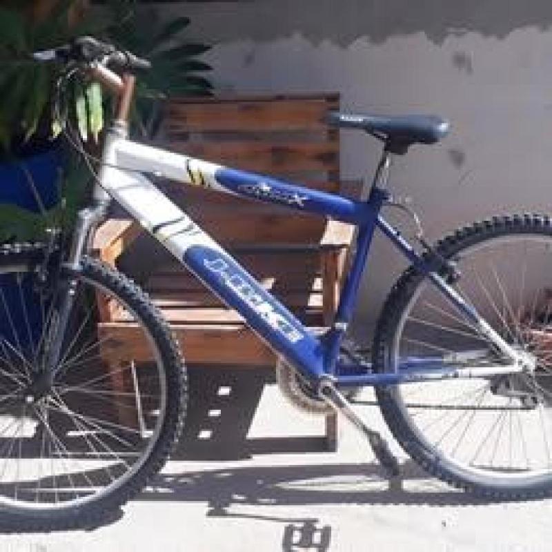 Bicicleta Mountain Bike J-Bike Rodado 26 | Aluminio, 18 velocidades, excelente estado