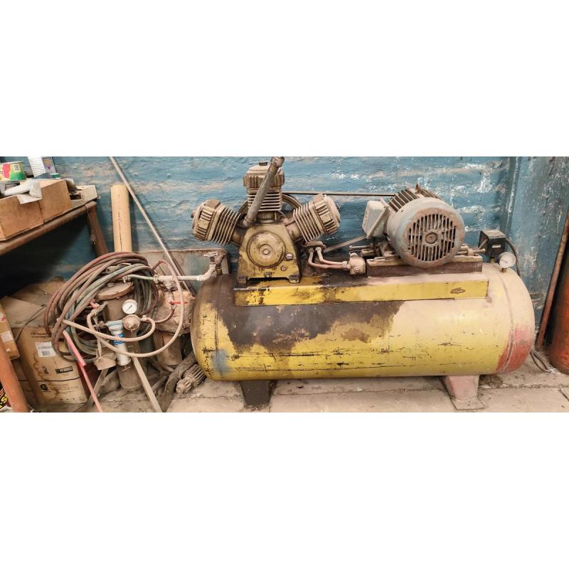VENDO Compresor doble cabezal 7 HP 360V