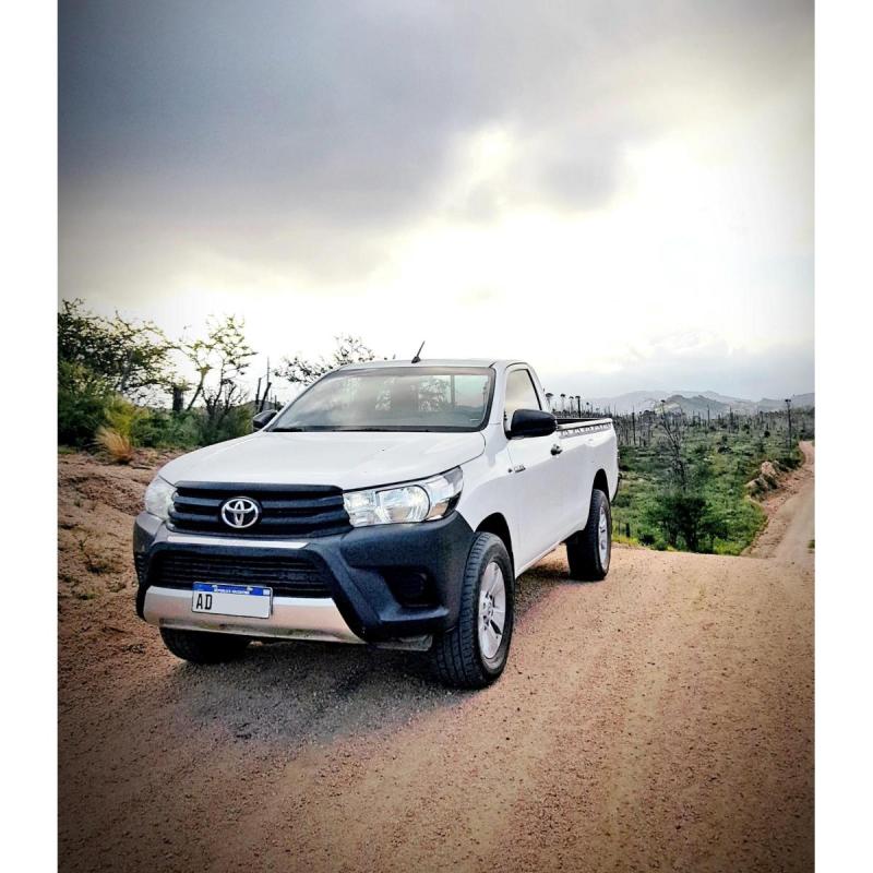 Toyota hilux cabina simple
