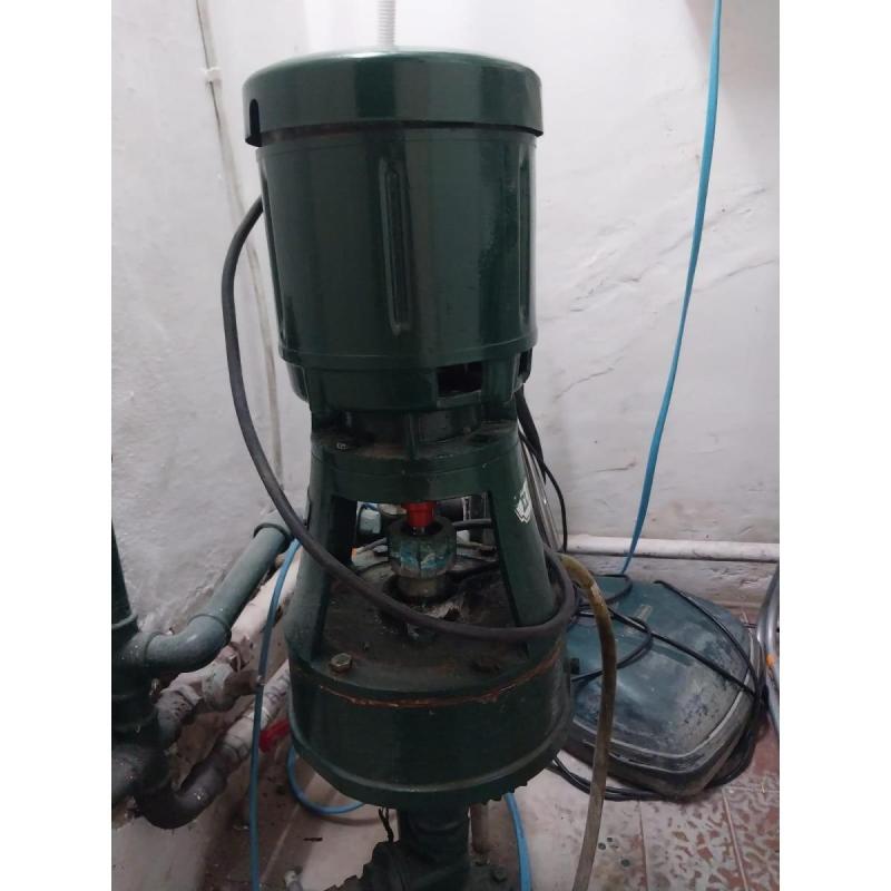 Bomba centrifuga ,motor trifasico motorarg 1.5 hp - 3