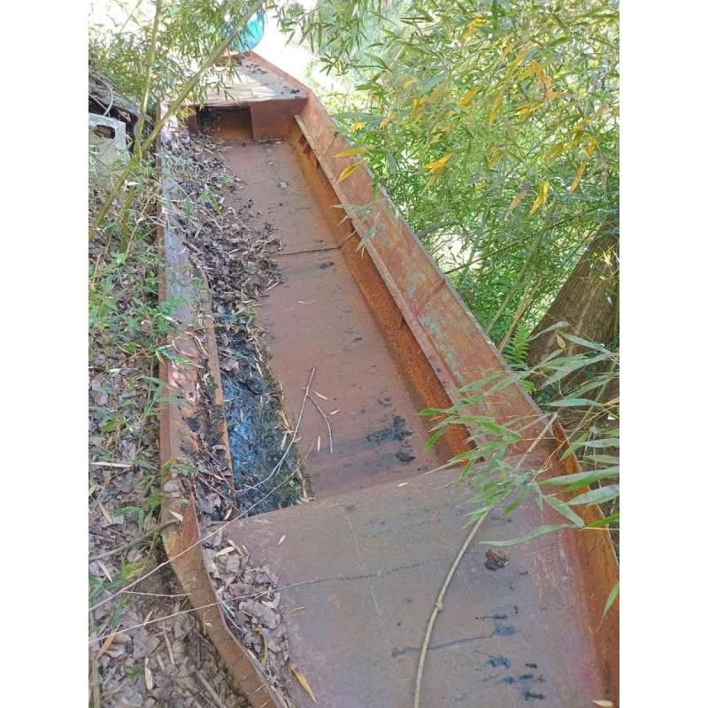 1901 Ponton hierro con fondo plastificado.