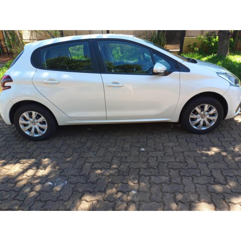 Venta de Peugeot 208 Motor 1.5 Active- 70.000 km. Única dueña.