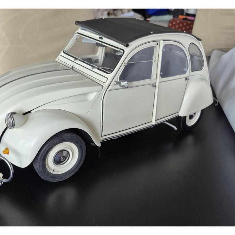 Auto a escala 1/8 de planeta Dagostini colección