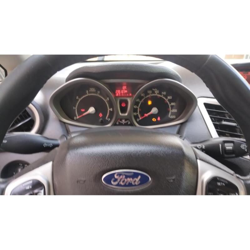 Vendo ford fiesta kinetic design titanium 1.6 – aÑo 2012 - 9