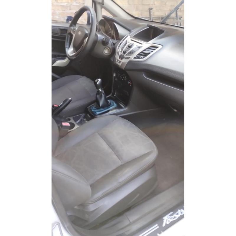 Vendo ford fiesta kinetic design titanium 1.6 – aÑo 2012 - 13