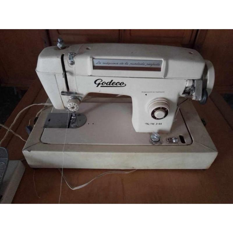 Vendo maquina de coser recta